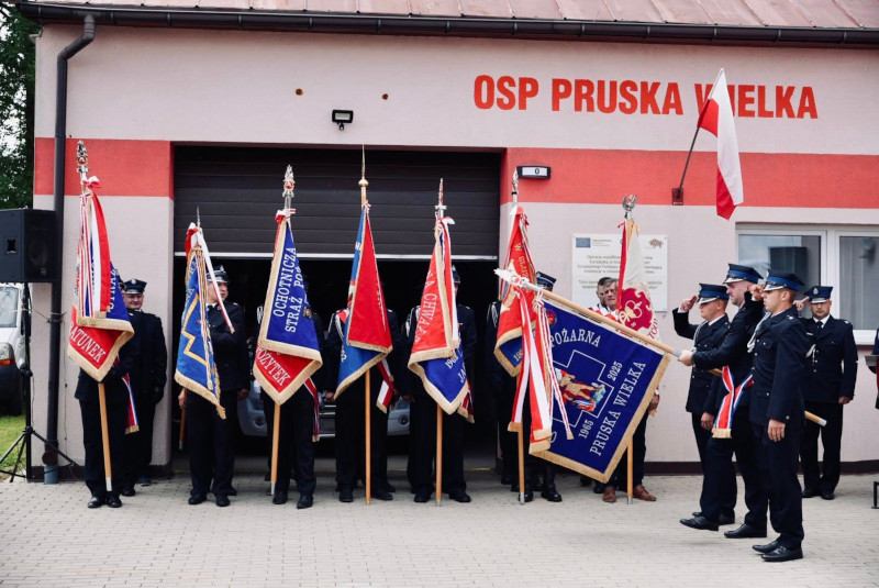 prezentacja sztandaru OSP w Prusce Wielkiej